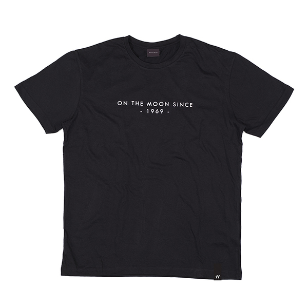 Flatlay straight text